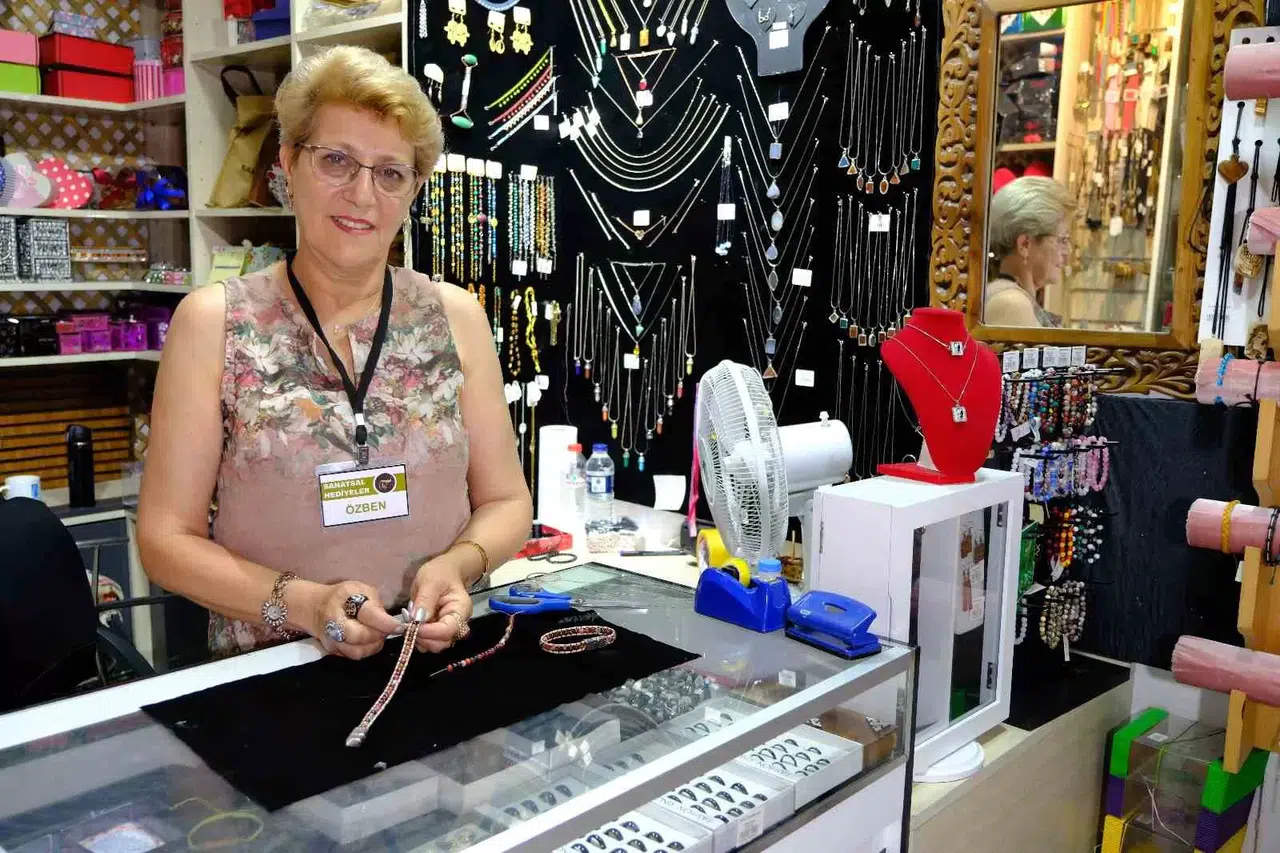 62 Yaşında Üniversite Hayalini Kısım Birinciliğiyle Taçlandırdı