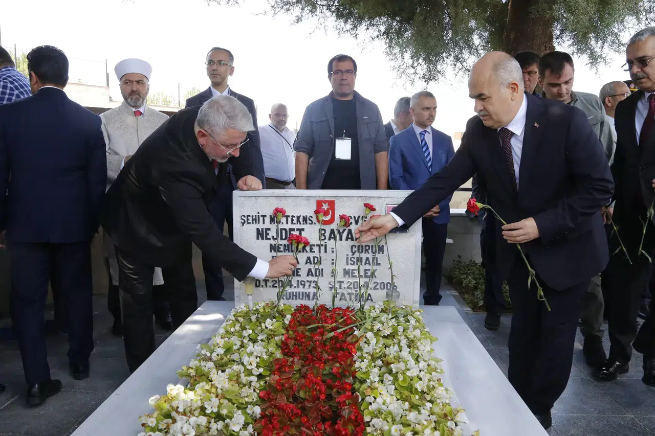Çorum’da Şehitliğe Duygusal Ziyaret