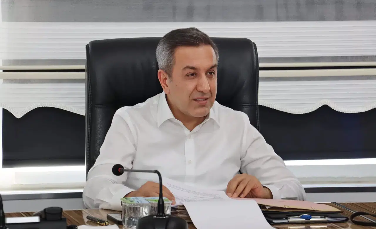 Dere: Gümbür Gümbür Geliyoruz