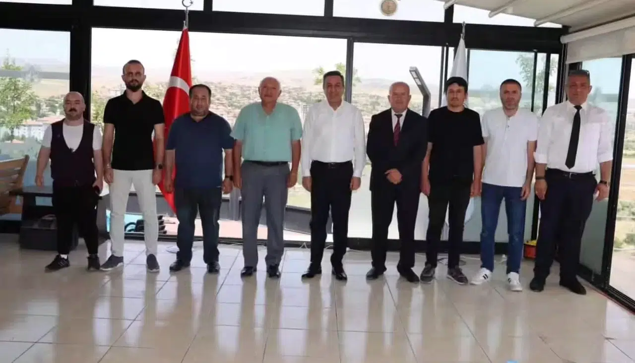 Gazeteciler Adına Fidan Diktiler