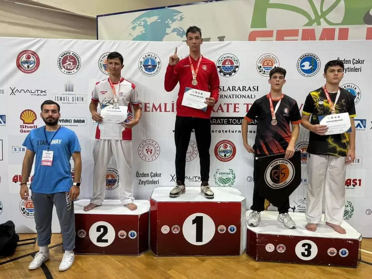Günay’dan Sporculara Tebrik
