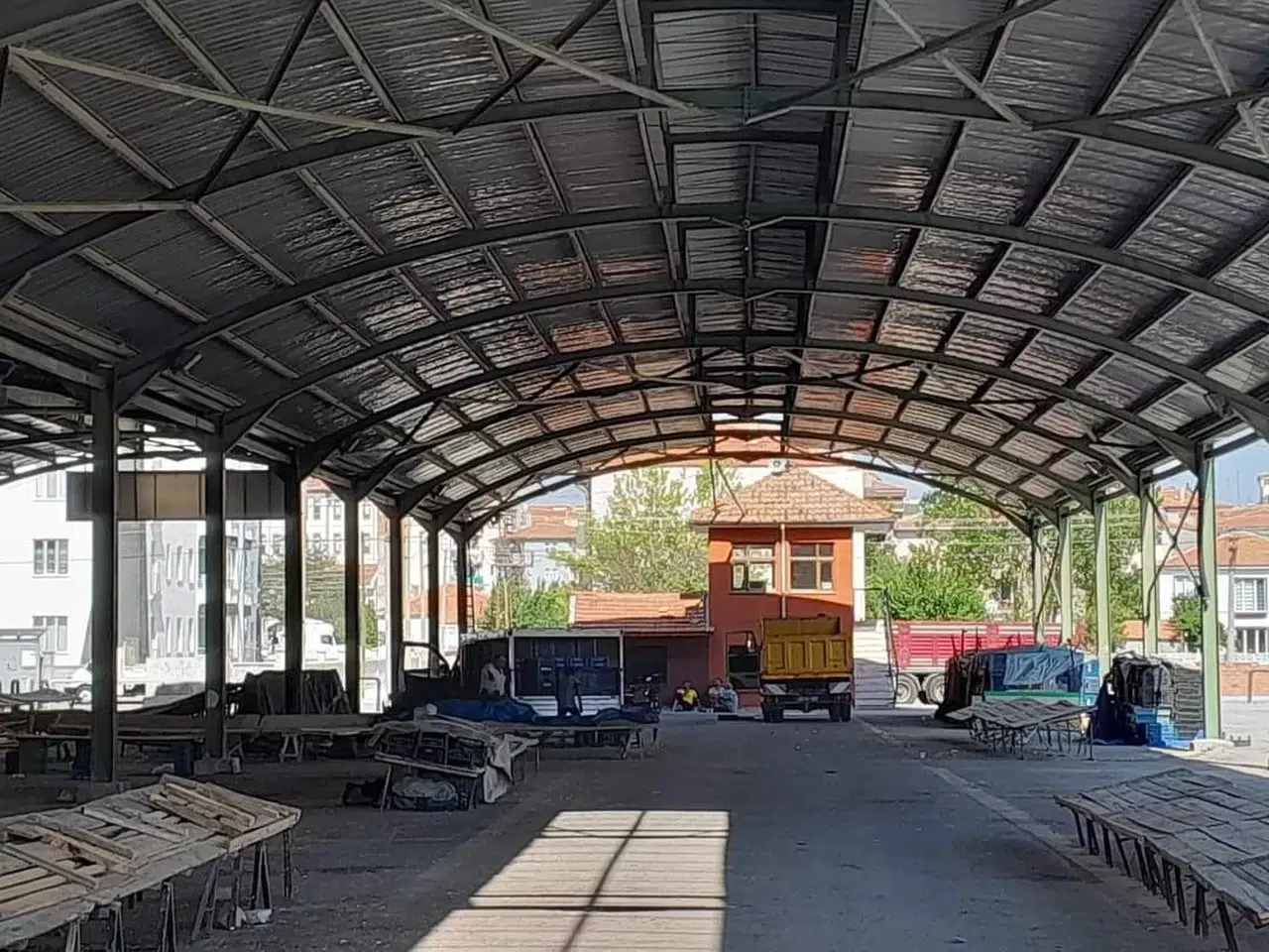 Kapalı Pazar Yerinde Bakım ve Onarım Çalışması