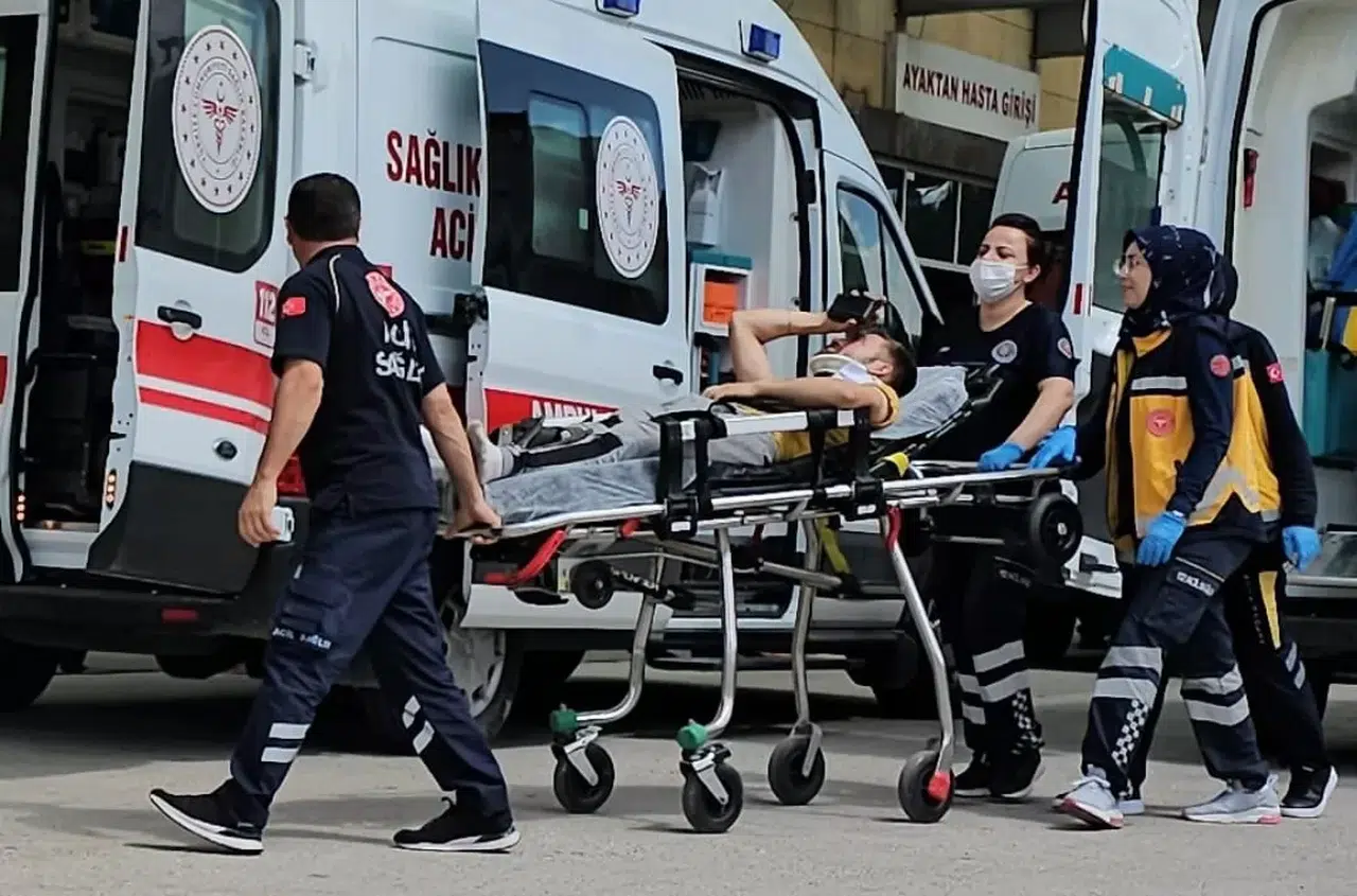 Korkunç Kavga, 9 Yerinden Bıçaklandı