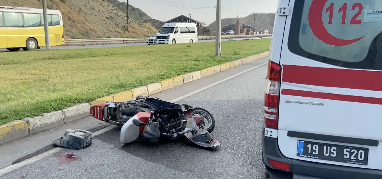TIR ile Motosiklet Çarpıştı