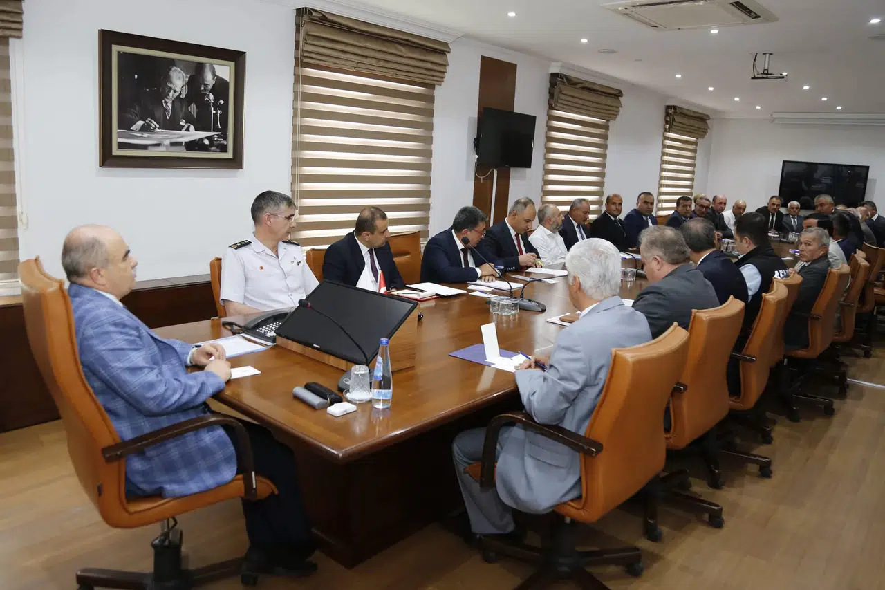 Vali Dağlı, Köy Muhtarlarını Dinledi