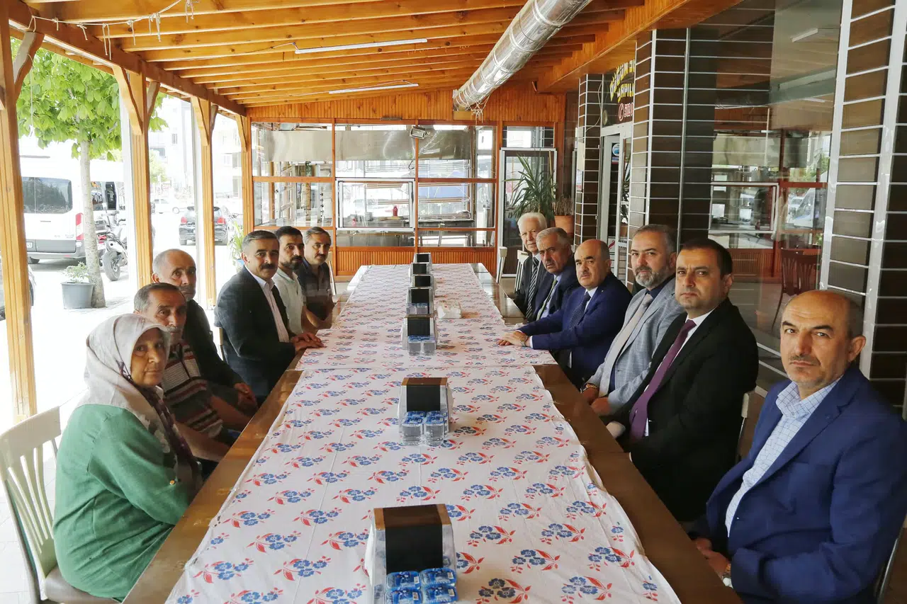 Vali Dağlı’dan Başkan Kurt’a Taziye Ziyareti