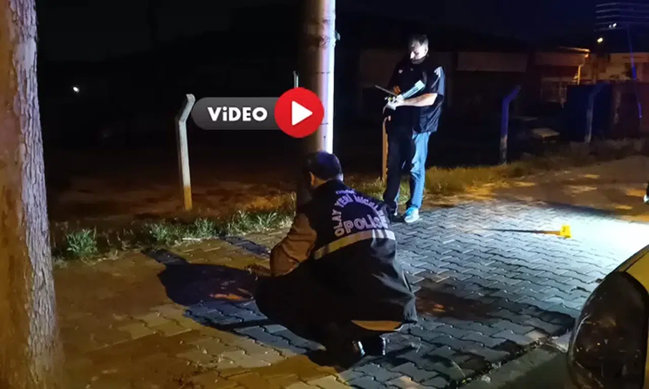 Caddede Yürüyen Kadına Bıçaklı Saldırı