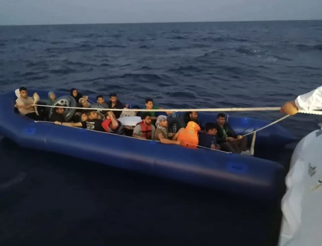 Ayvacık Açıklarında 49 Kaçak Göçmen Kurtarıldı