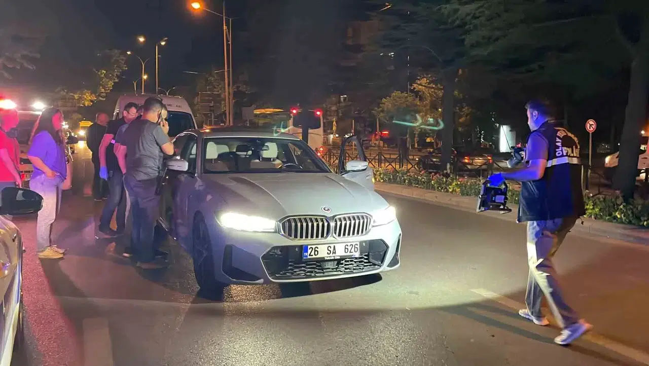 Bıçak Zoruyla Ticari Taksi ve Lüks Araba Gasp Eden Genç Kovalamaca Sonucu Yakalandı