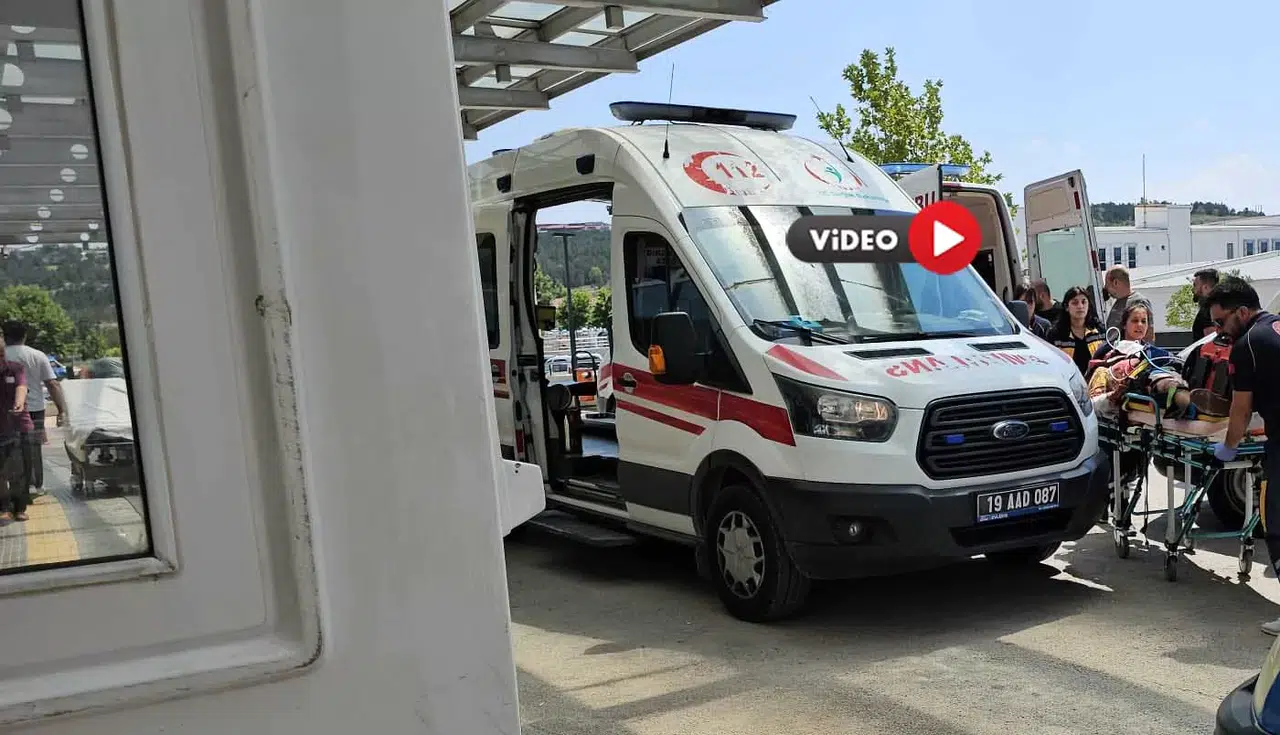 Tırla Traktör Çarpıştı, Sürücü Hastanede