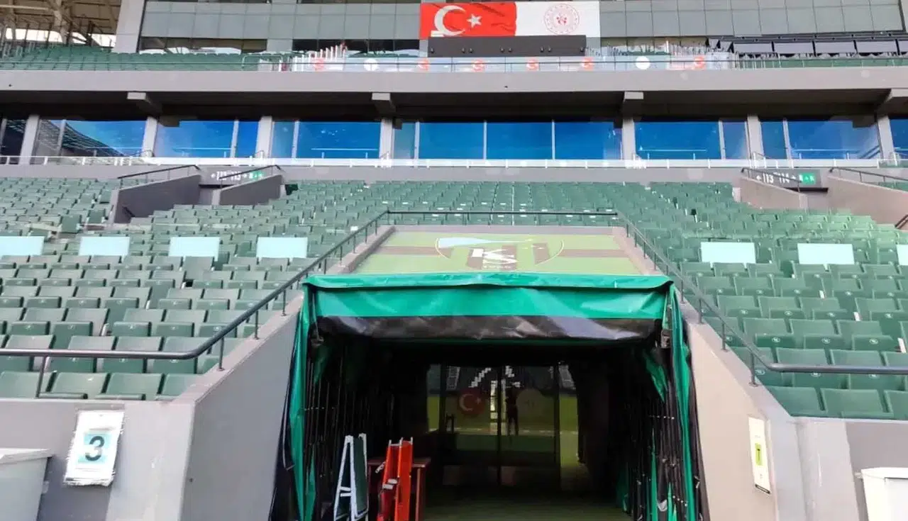Tribünden 6 Milyonluk Gelir Elde Ettiler
