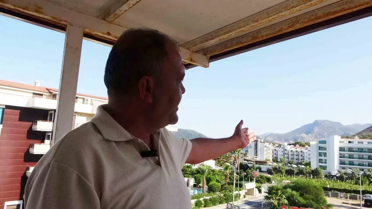 Evvel Haberde Gördü, Sonra Konutunun Balkonundan Darbeciler ile Burun Buruna Geldi