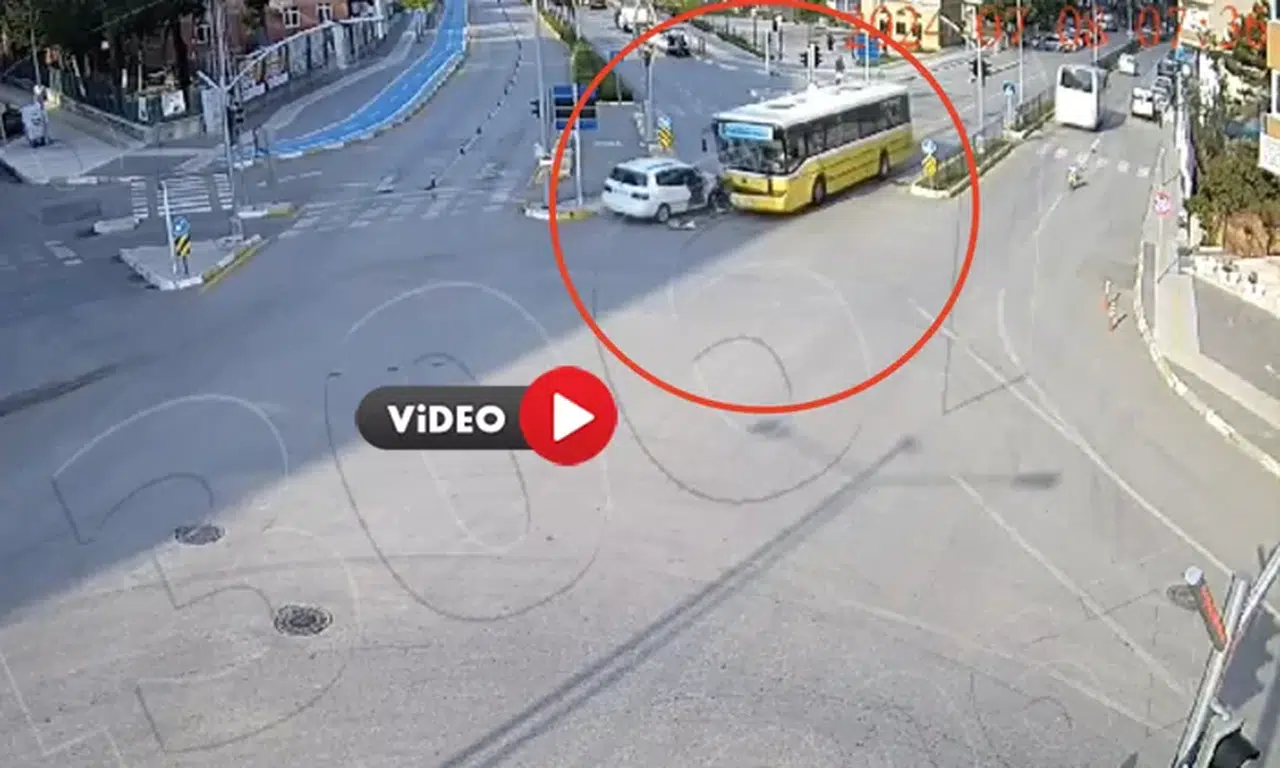 Yolcu Otobüsü İle Araç Çarpıştı: 10 Yaralı