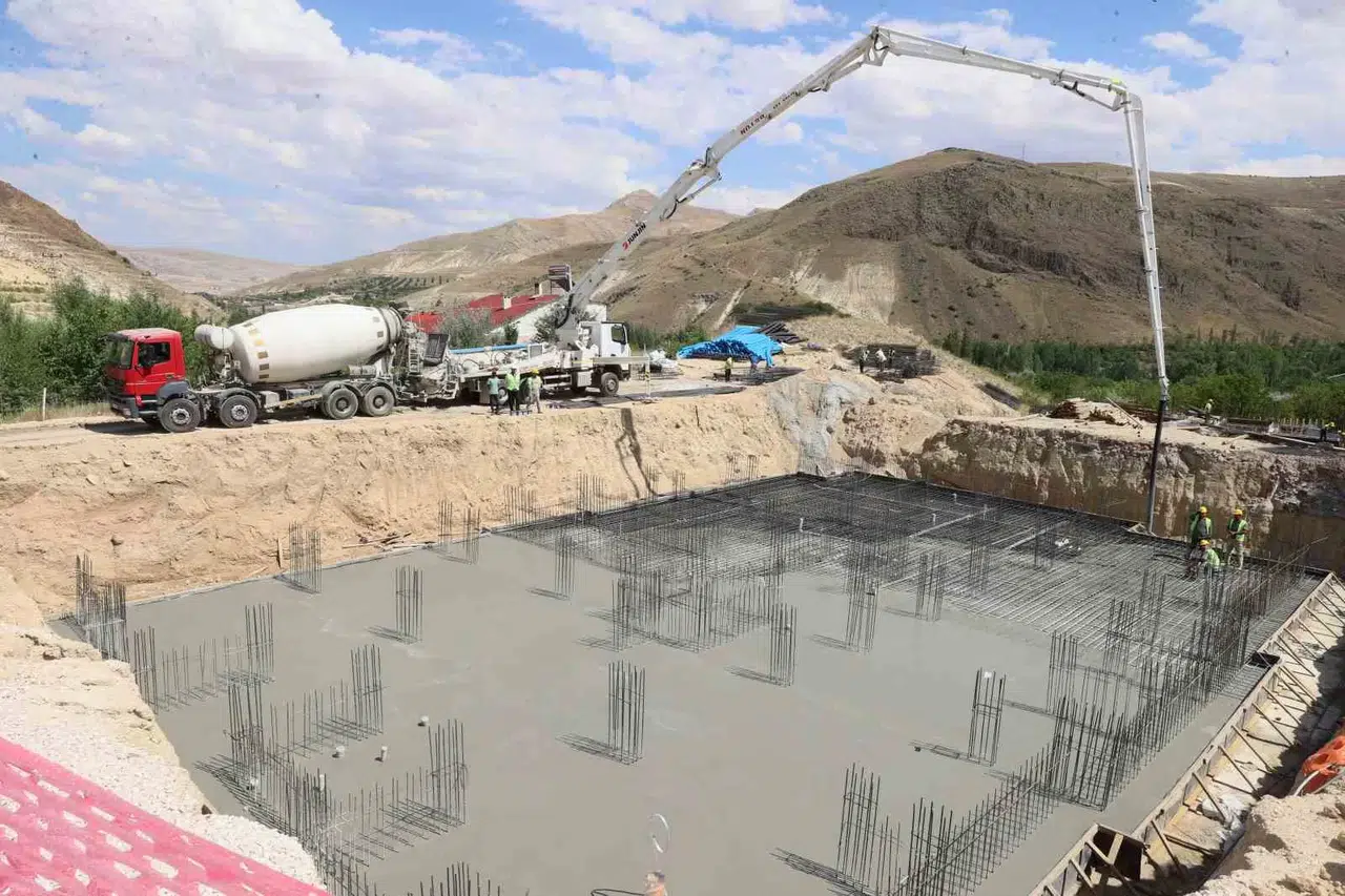 Gürün’de Zelzele Konutlarının Temeli Atıldı