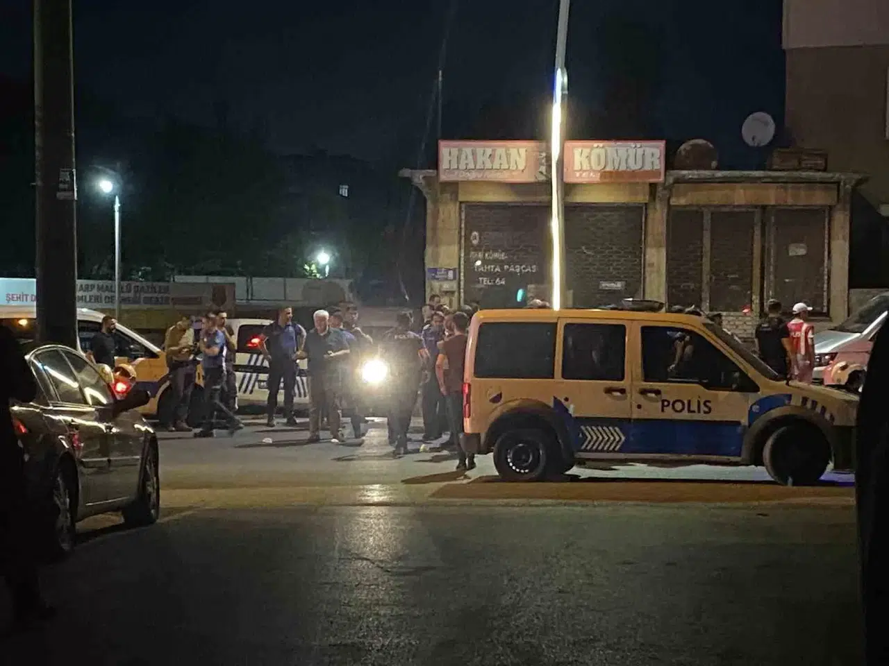 Hengameyi Ayıran Bekçi Sırtından Bıçaklandı