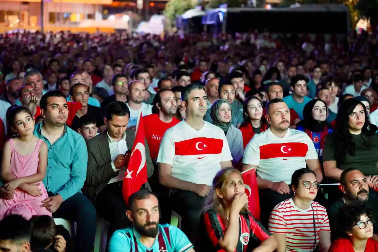 Kartal’da Ulusal Maç Heyecanı Dev Ekranda Yaşandı