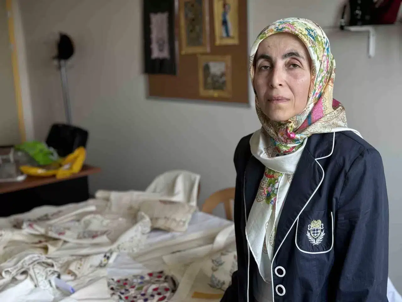 "Kızlar Okumaz" Denildi, Başörtüsü Yasağıyla Savaştı: Azmini İpeğe İşledi