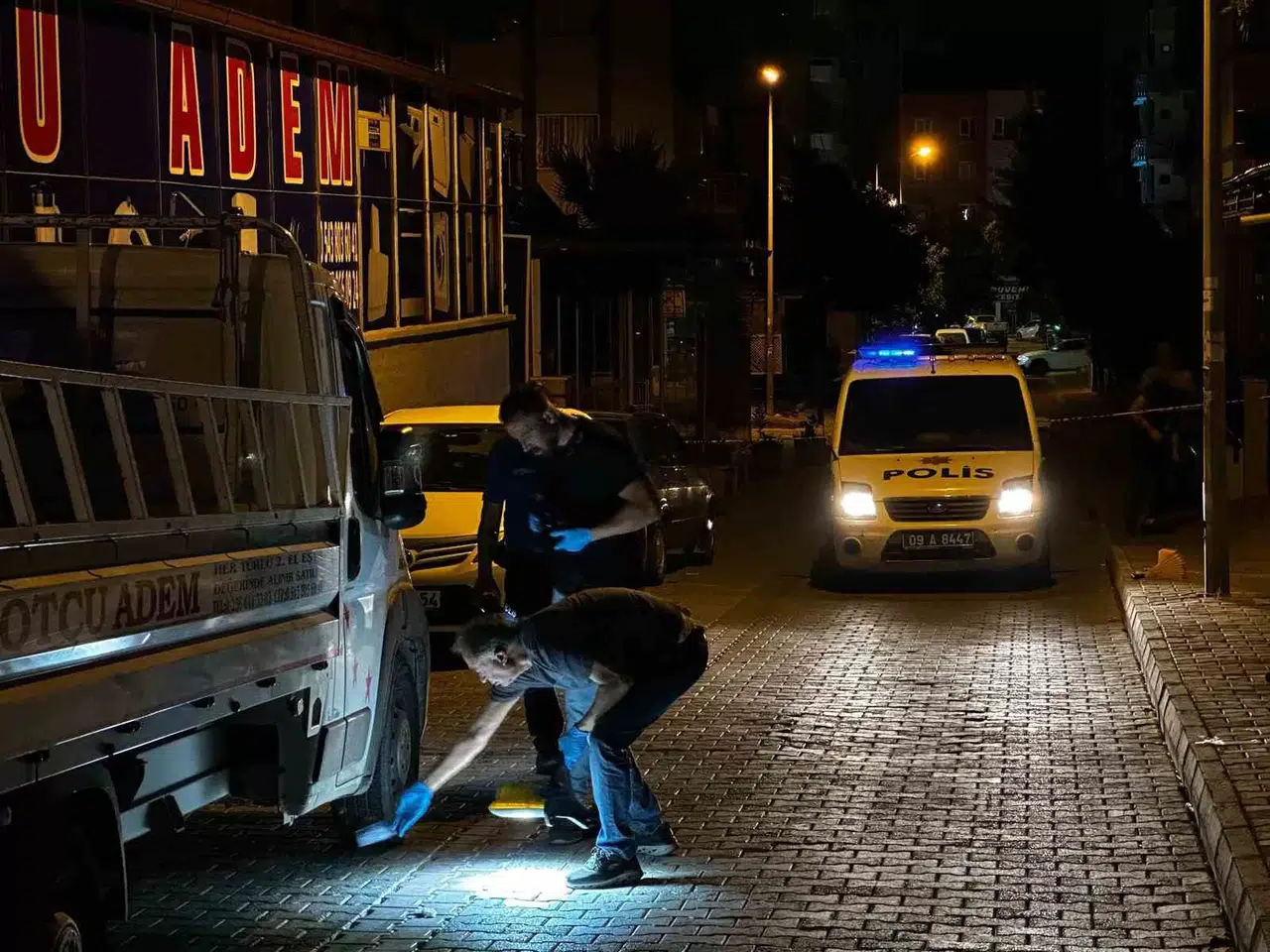Kuşadası’nda Gecenin Sessizliğini Silah Sesleri Bozdu, Eski Koca Dehşet Saçtı