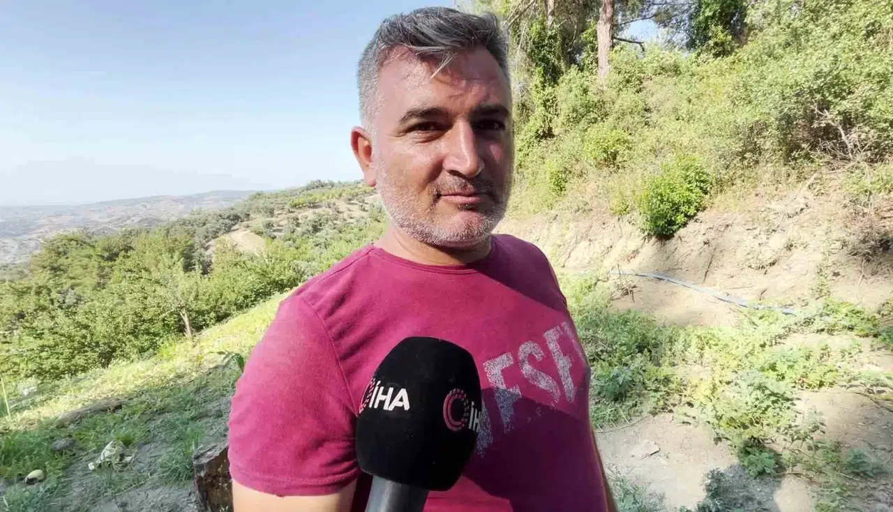 Tarlasını Sulamak İsteyen Çitçinin Tıkanan Borusundan Yılan Çıktı