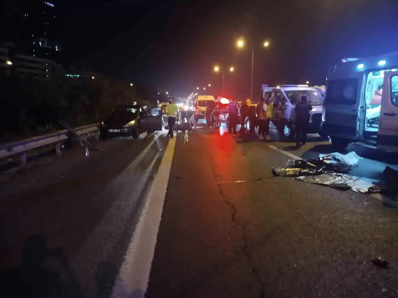 Ümraniye’de Arabaya Çarpan Motosikletin Şoförü Hayatını Kaybetti