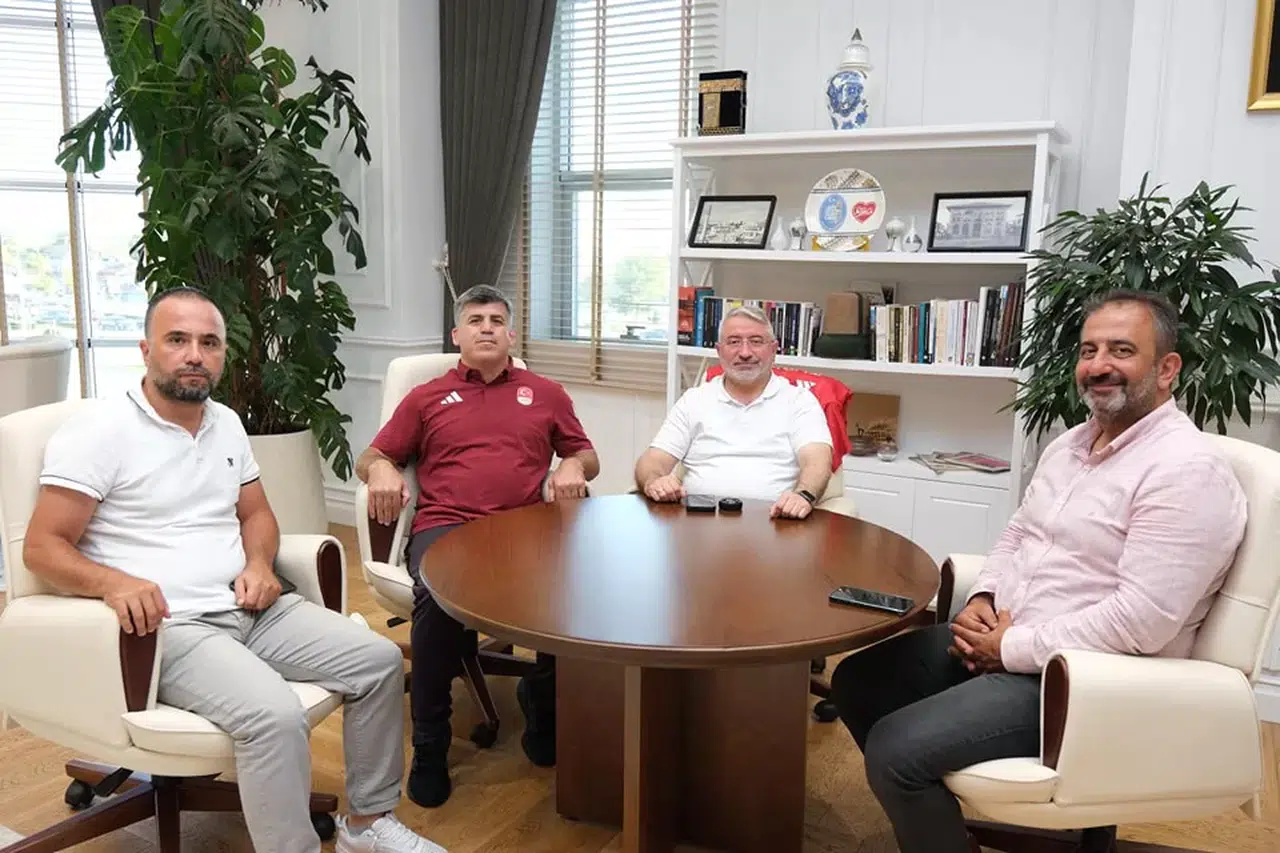 Aşgın, Milli Hoca İle Bi Araya Geldi