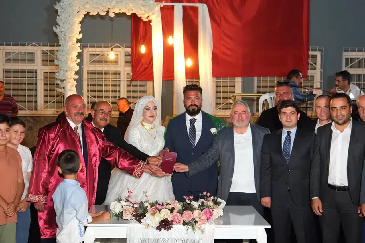 Başkan, Oğlunun Nikahını Kıydı