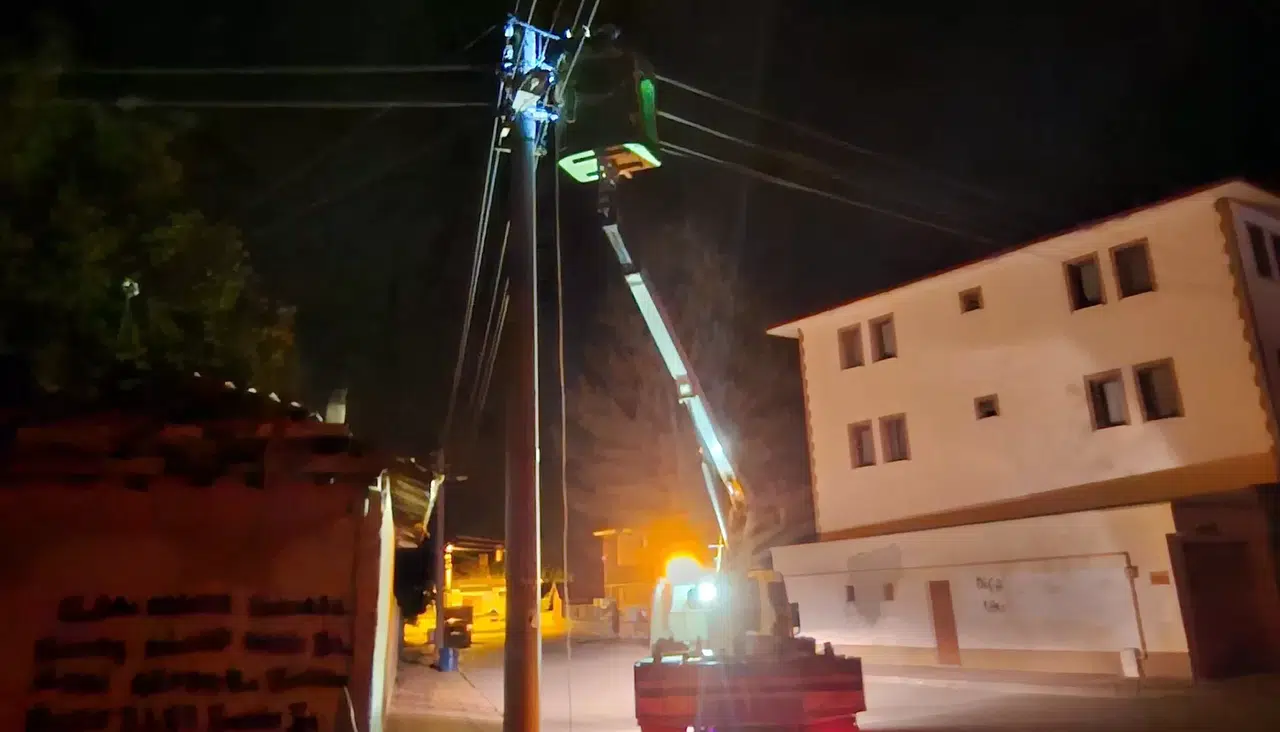 Elektrik Direğine Çarpıp Kaçtı
