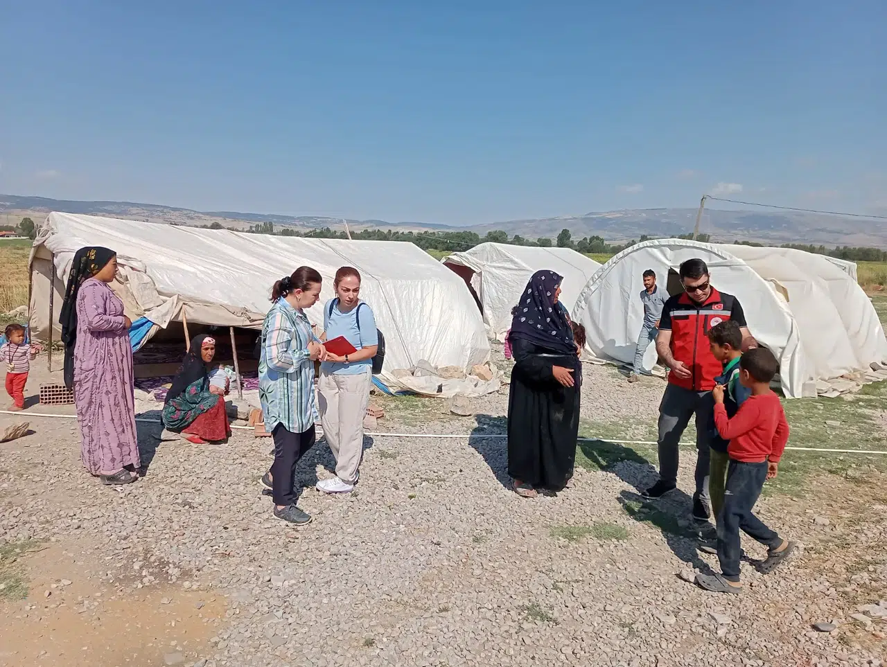 Mevsimlik Tarım İşçileri Yalnız Bırakılmıyor