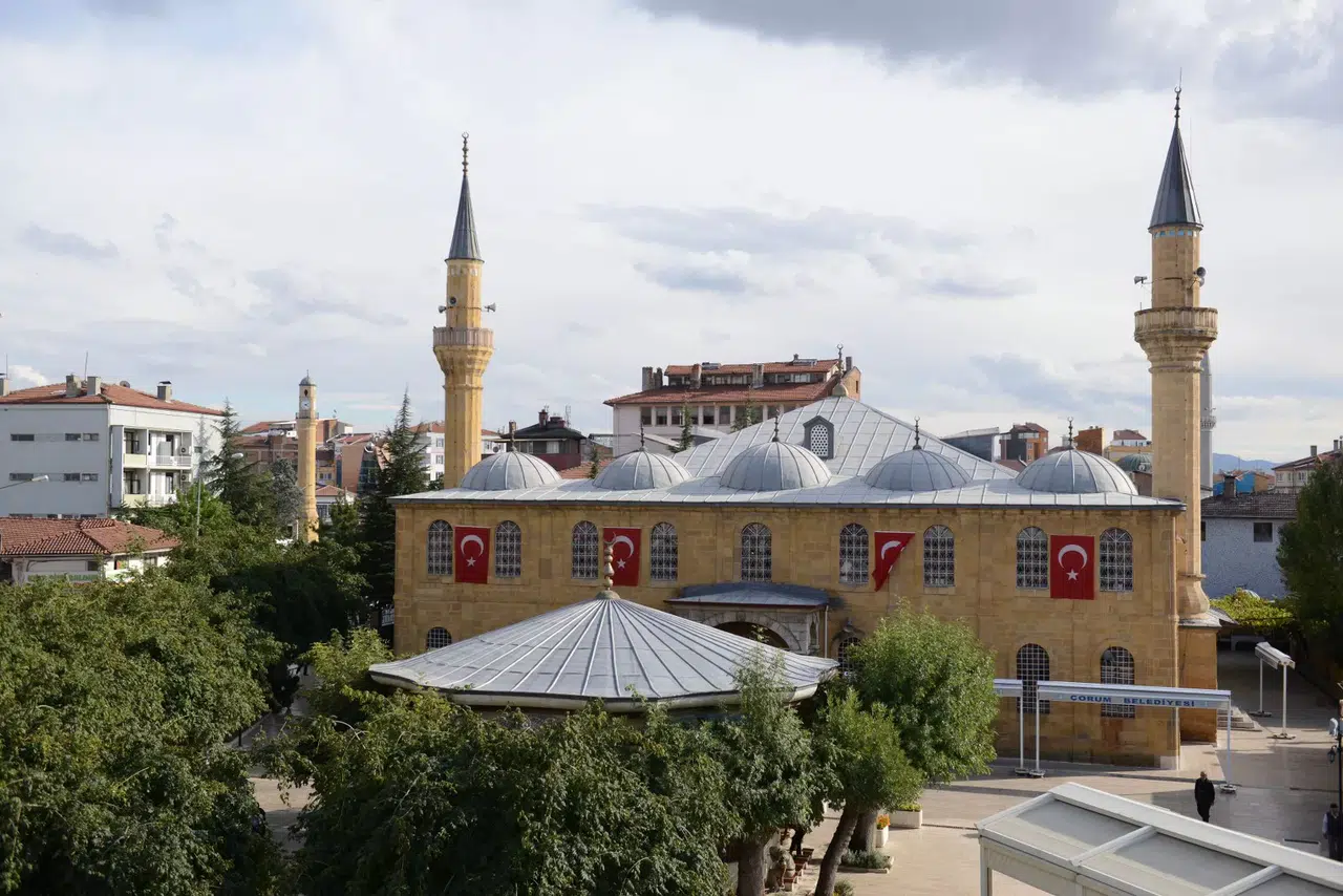 Ulu Cami Bahçesine Çevre Düzenlemesi