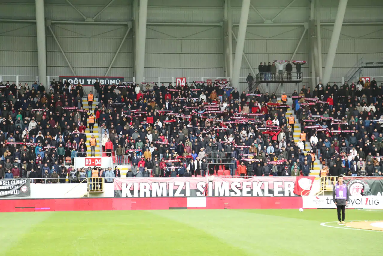 Yaklaşık 100 Kişi İzledi