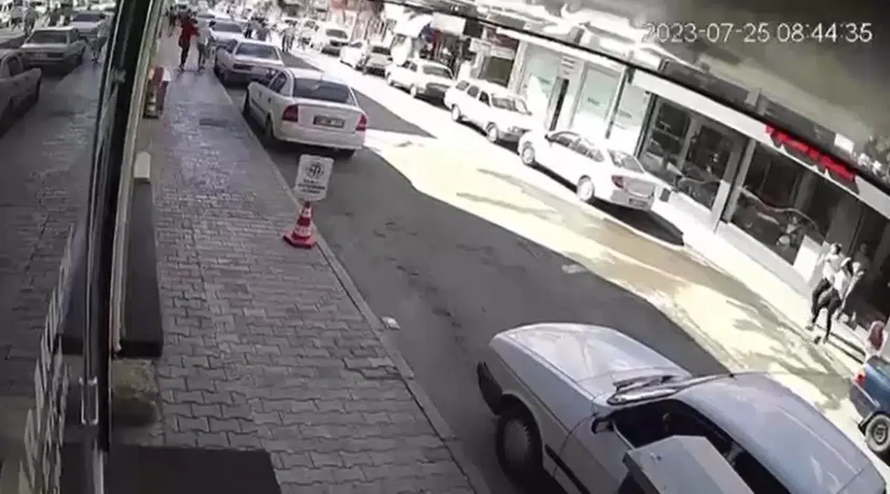 Adana’da Zelzele Sonrası Panik Güvenlik Kamerasında