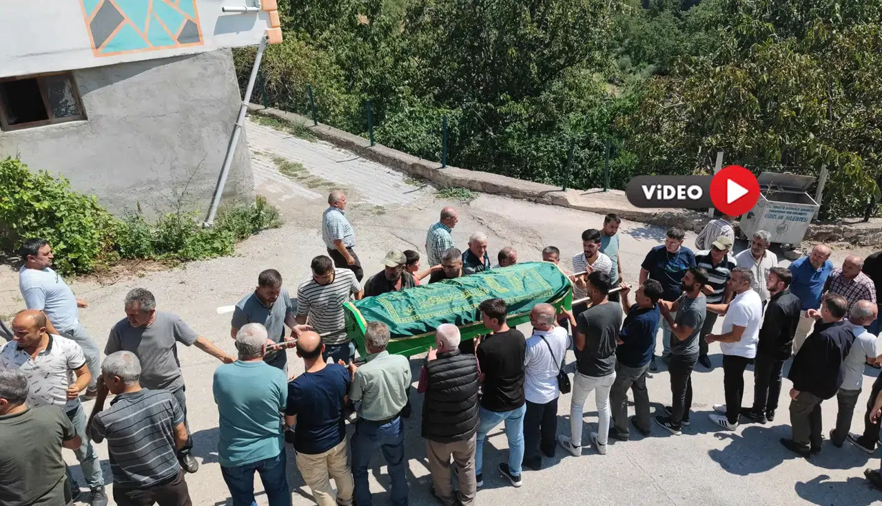 Ankara’da Öldürülen Çorumlu Baba ve Oğul Toprağa Verildi