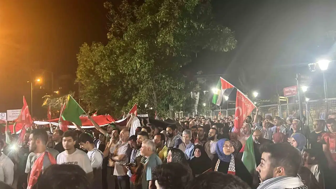 Ankara’da İsmail Heniyye İçin Yürüyüş Düzenlendi