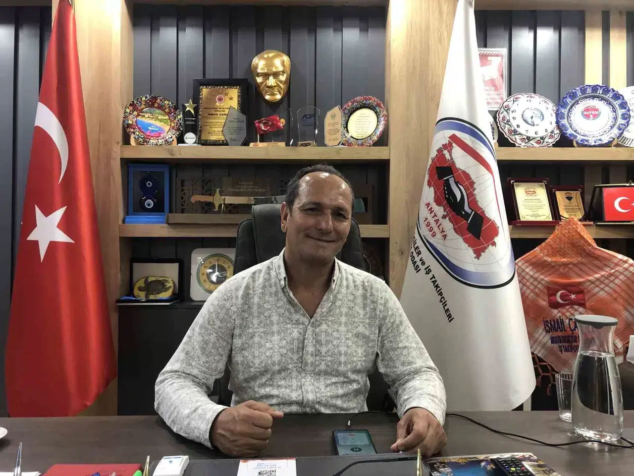 Antalya’da 2 Bin 500 Üyeli Odada 2 Binden Fazla Galerinin Yetki Evrakı Bulunmuyor