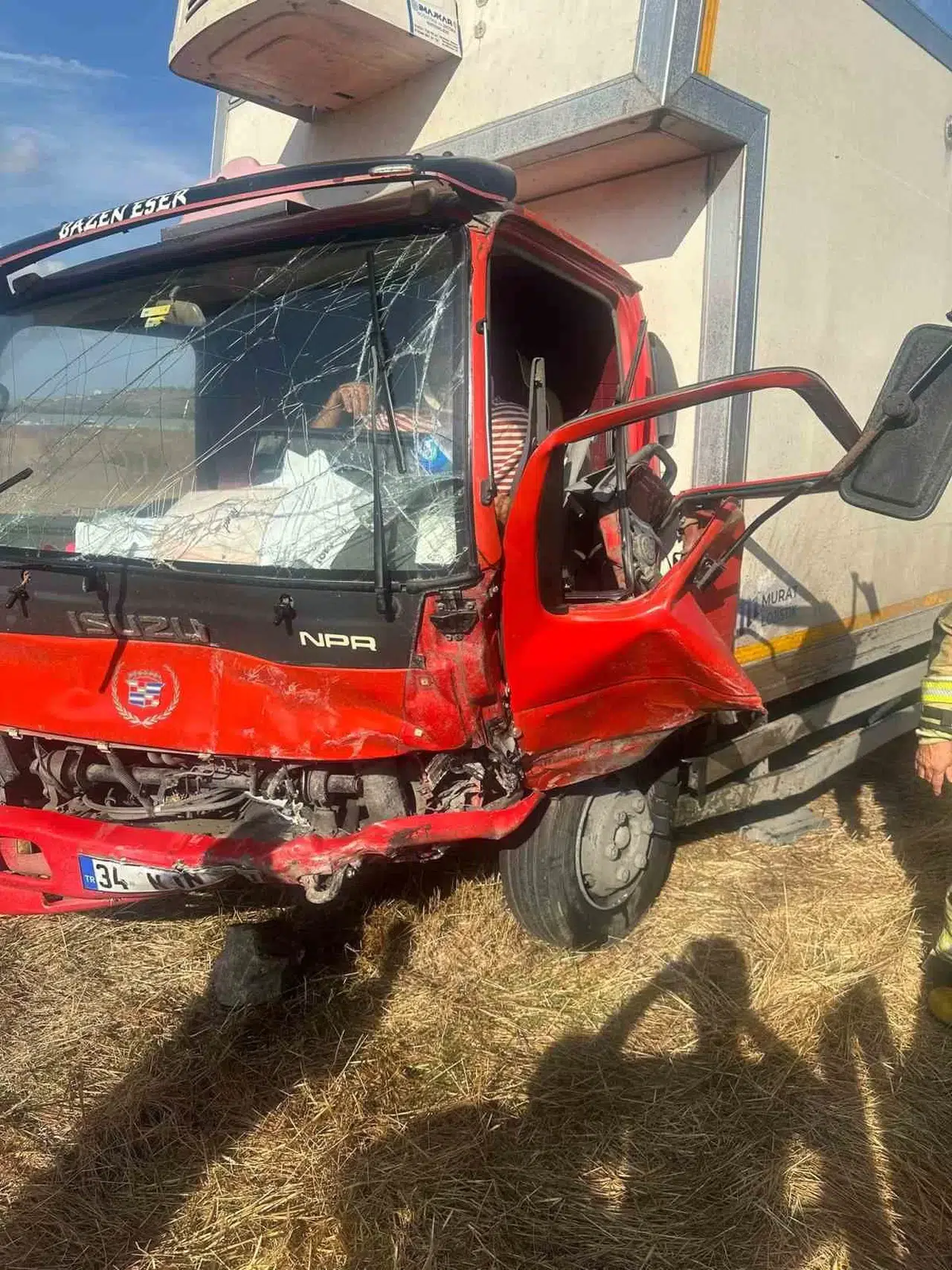 Arnavutköy’de Kusurlu Sollama Kazası: 3 Yaralı
