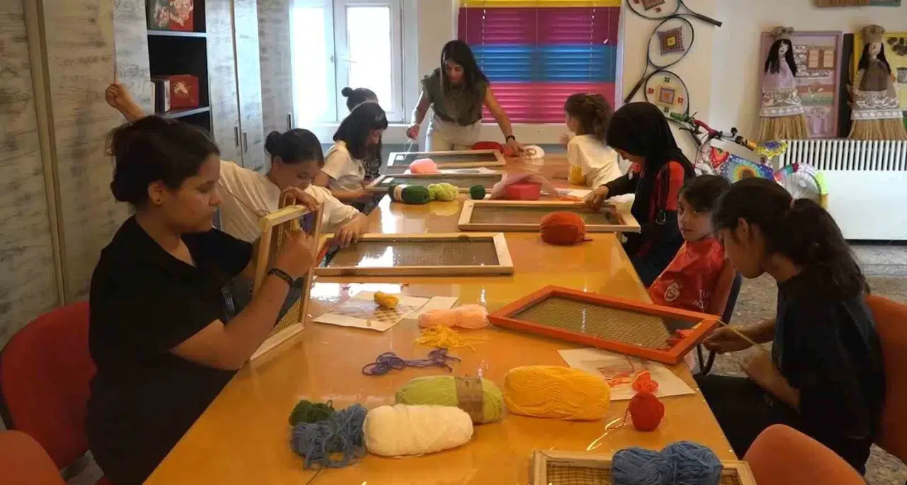 Atık Gereçler Öğrencilerin Elinde Sanat Yapıtına Dönüşüyor
