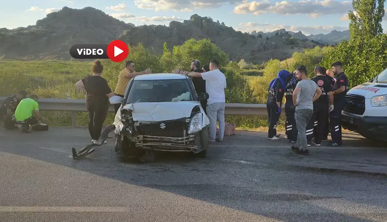 Otomobil Bariyere Çarptı, 3 Kişi Yaralı