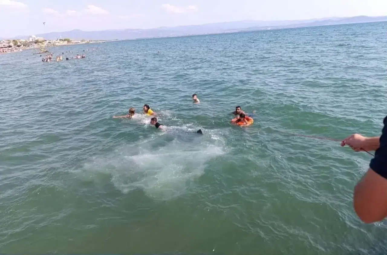 Boğulma Tehlikesi Geçiren Çocuğu Kıyı Güvenlik Kurtardı