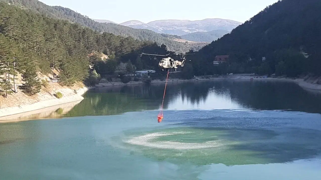 Bolu’daki Orman Yangınına Havadan Müdahale Yine Başladı