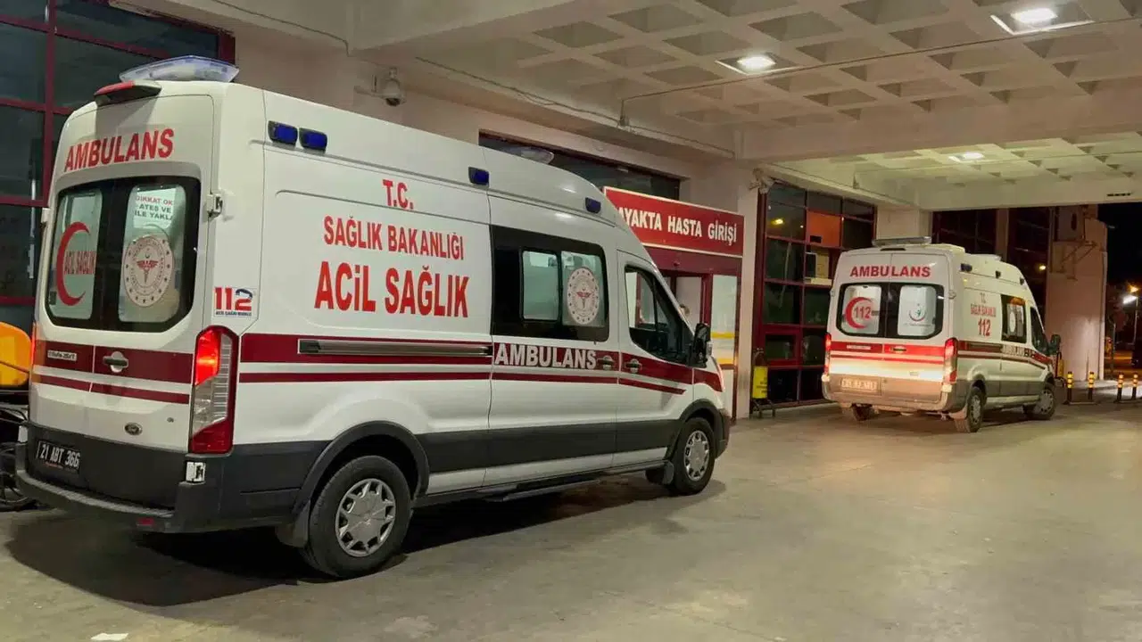 Diyarbakır’da İki Küme Ortasında Çıkan Arbede Hastanede Devam Etti: 6 Yaralı