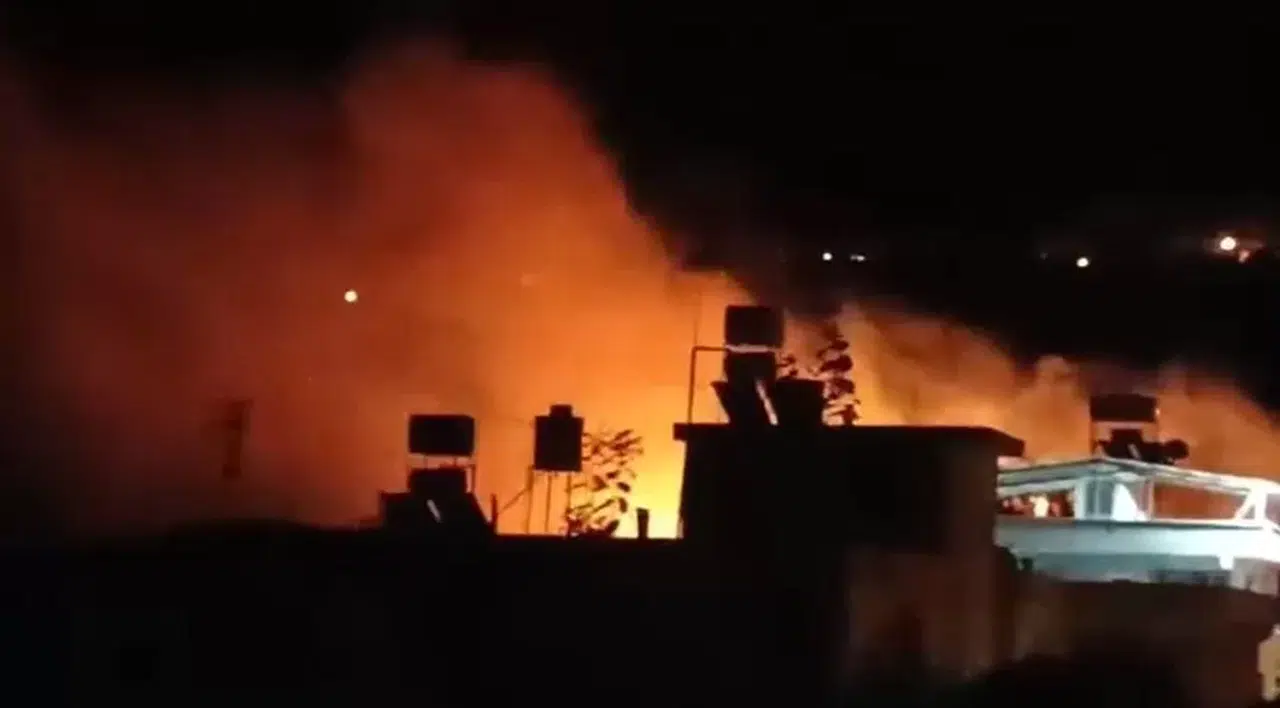 Doğum Günü Kutlamasında Patlatılan Havai Fişekler Bahçede Yangına Sebep Oldu