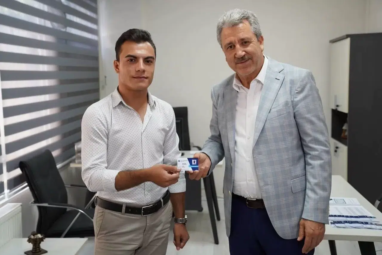 Ege Üniversitesinin ‘Mezun Kart’ Uygulaması Ağır Talep Görüyor