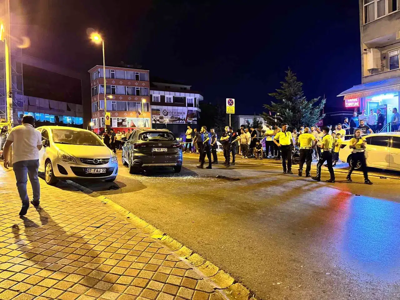 Esenyurt’ta Aracın Çarptığı Üç Yaşındaki Çocuk Hayatını Kaybetti... Feci Kaza Kamerada