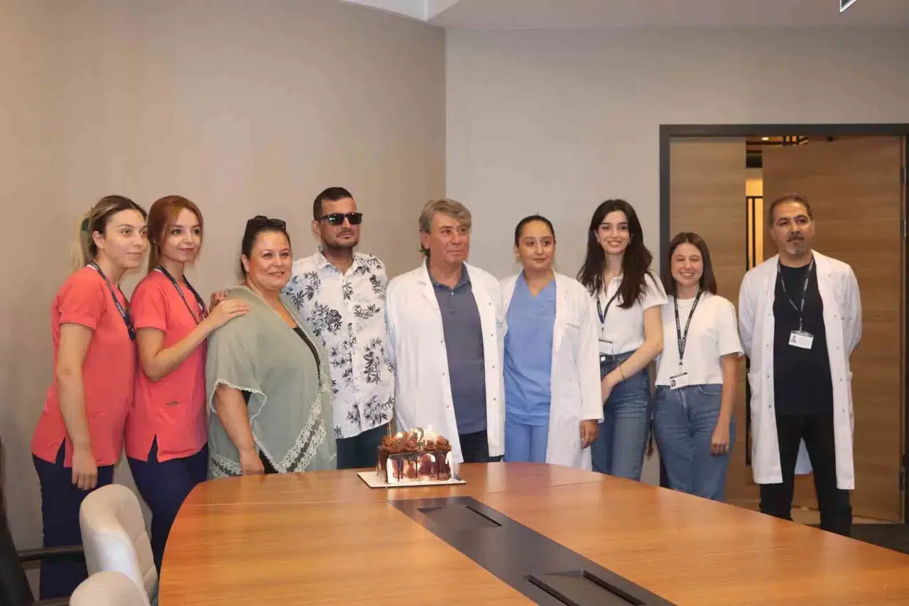 Evliliklerinin ve Naklin 2. Yıl Dönümünü Nikahları Kıyılan Hastanede Kutladılar