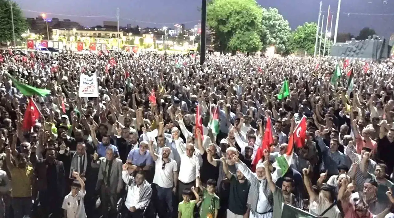 Gaziantep Halkı Hamas Lideri Haniye’ye Yönelik Suikasta Reaksiyon Gösterdi