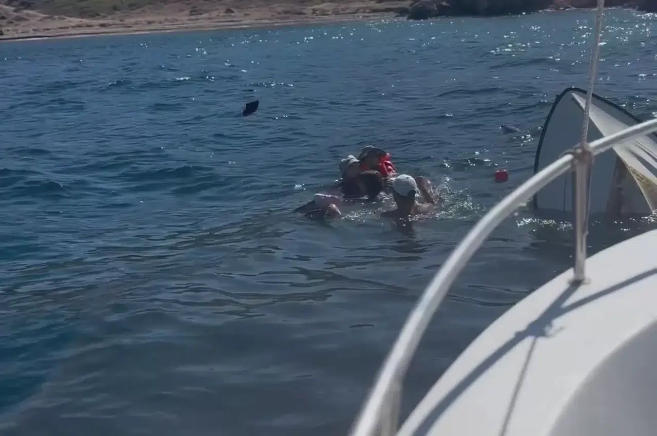 Gömeç İlçesi Açıklarında Batan Tekneden Kazazedeler Bu türlü Kurtarıldı