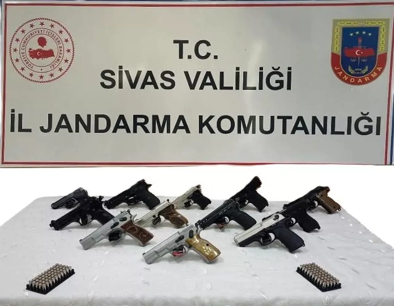Havaya Ateş Açmaları Değerliye Patladı