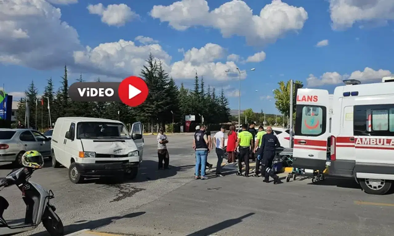 Kamyonetle Motosiklet Çarpıştı: 1 Yaralı