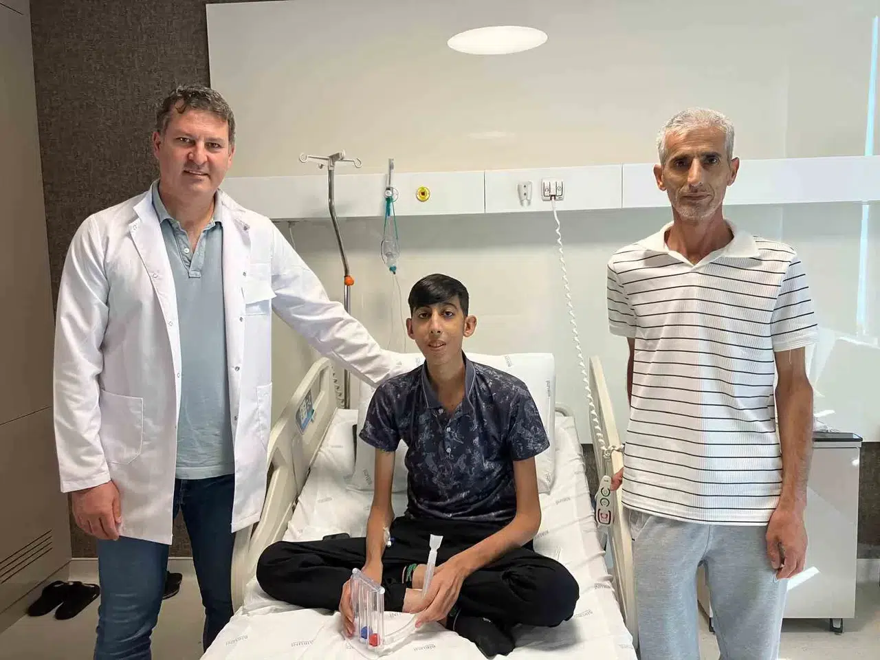 Karaciğer Nakli Bekleyen 18 Yaşındaki Gence Dayısı Umut Oldu