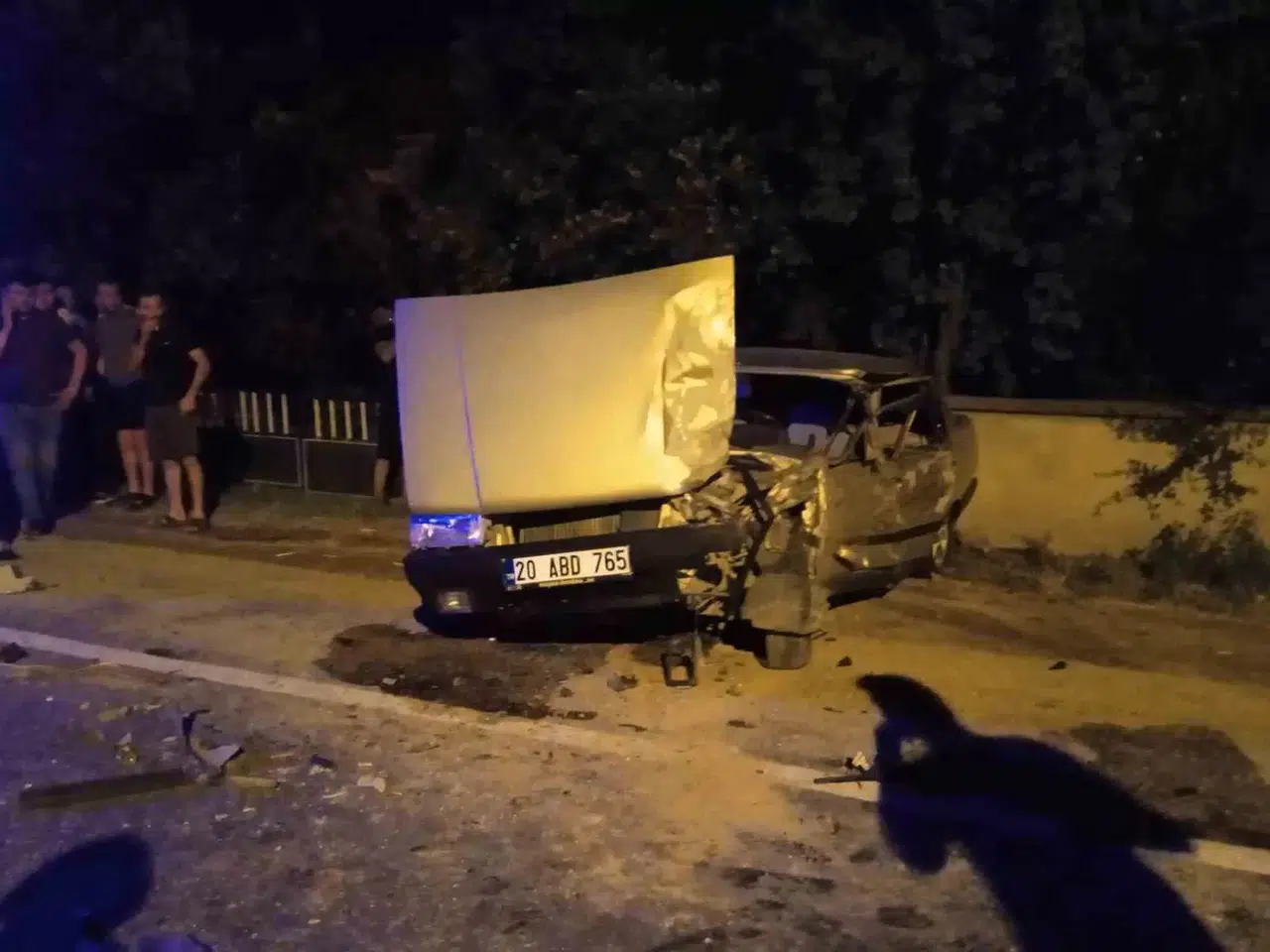 Kaza Yapan Arabalara Tır Çarptı: 1 Meyyit, 1 Yaralı